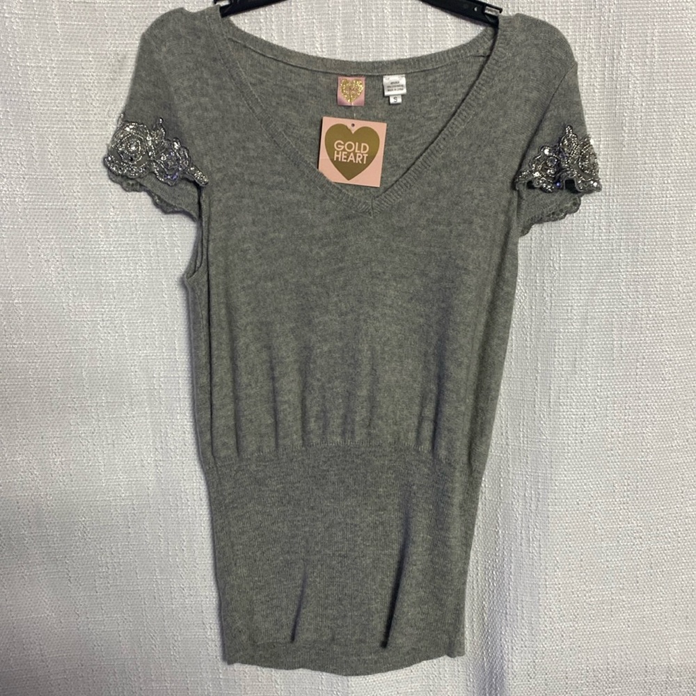 Gray small size shirt